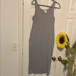 Divided Dress sz M . Gray color maxi dress